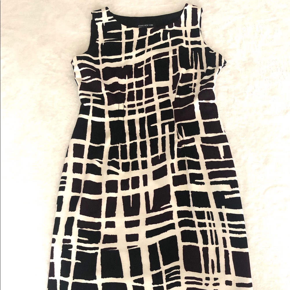 Blk/Plum Shift Dress